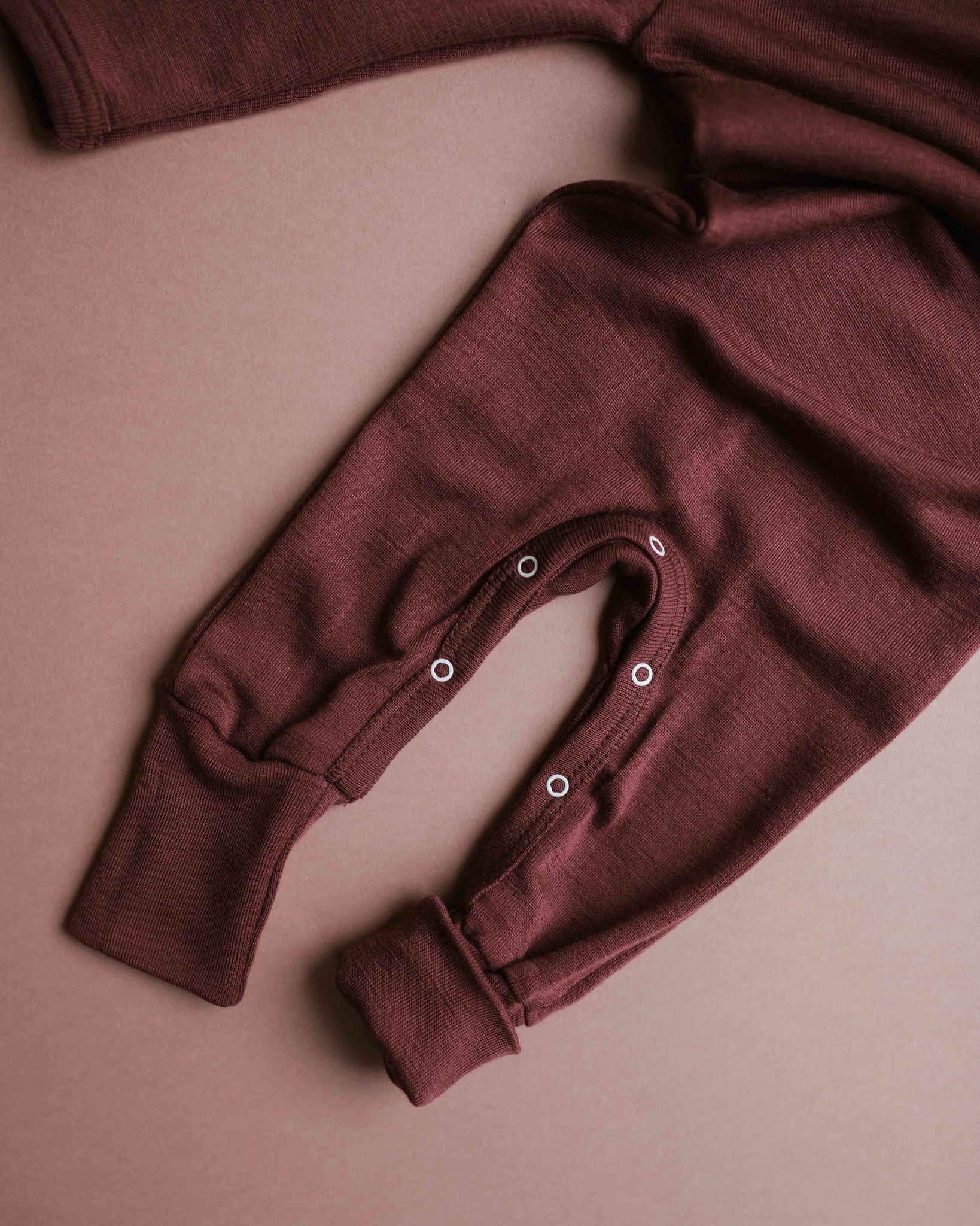 unaduna-baby-jumpsuit-henna-dune-woolsilk-59
