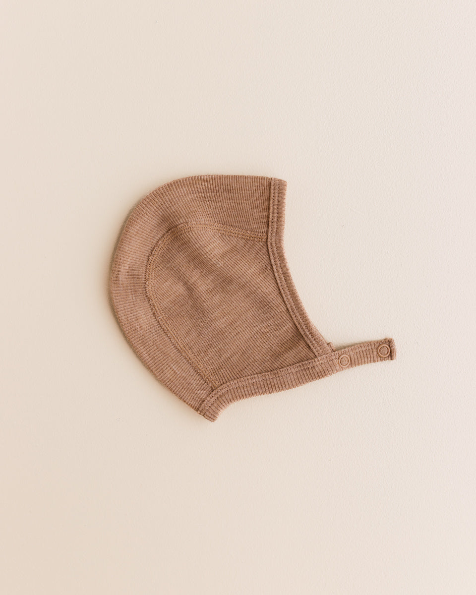 unaduna Bonnet with press stud tiny rib wool - semla