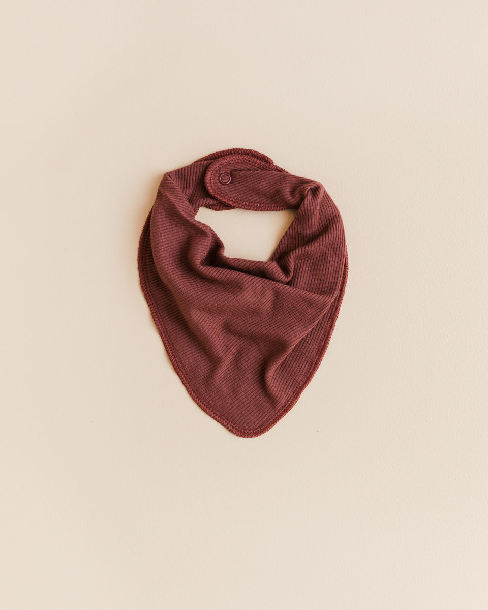 unaduna-wollen-bib-sjaaltje-tiny-rib-henna-dune
